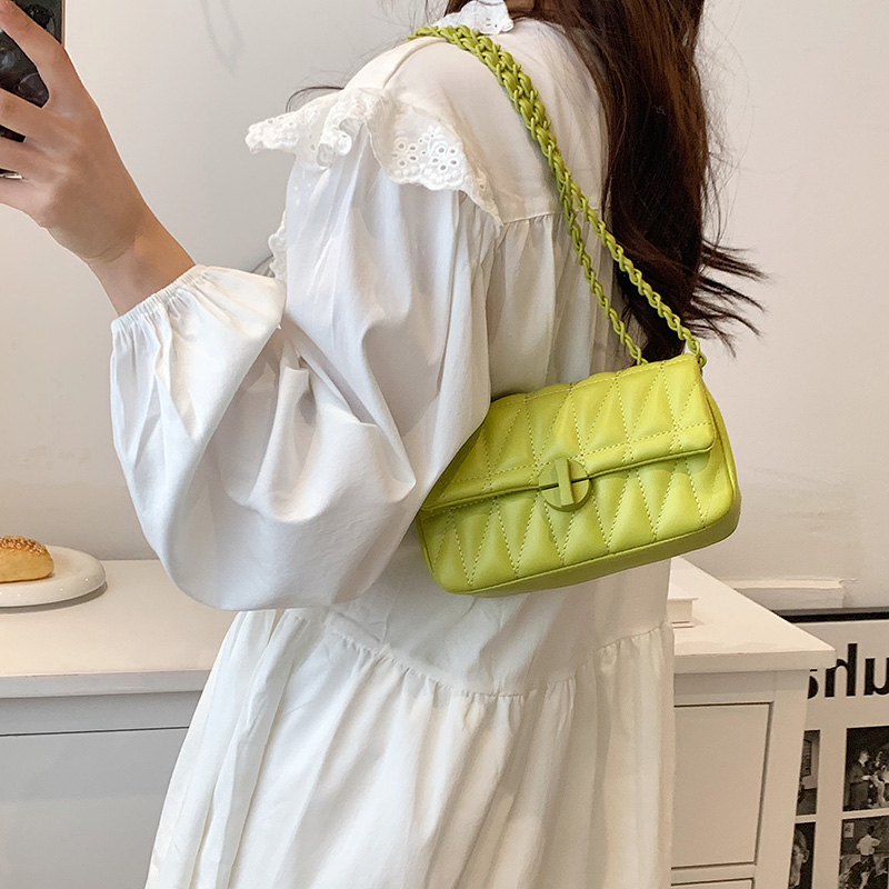 MOODS Embroidery Thread Chain  - Luxury Quilted Bags บทวิจารณ์และราคา