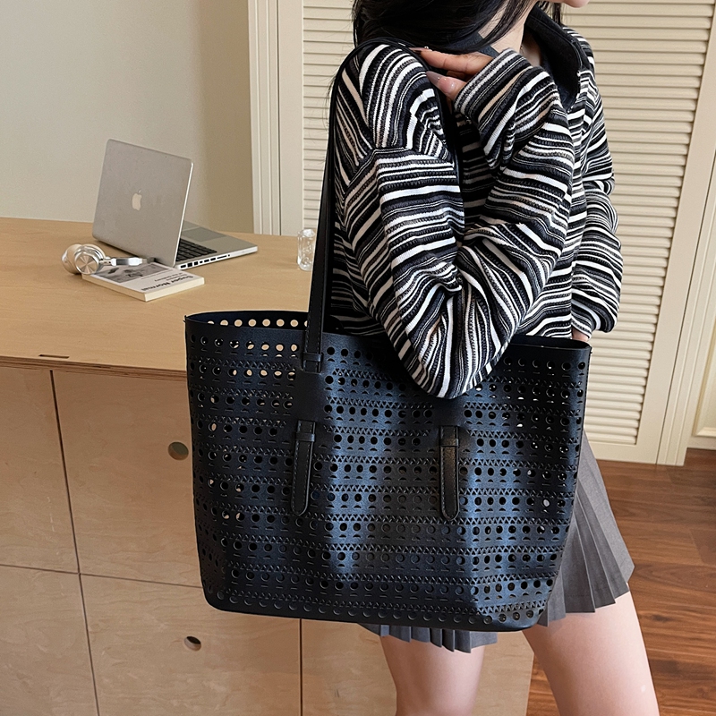Large Size Shoulder Tote Bags  - Luxury Bag Collection บทวิจารณ์และราคา