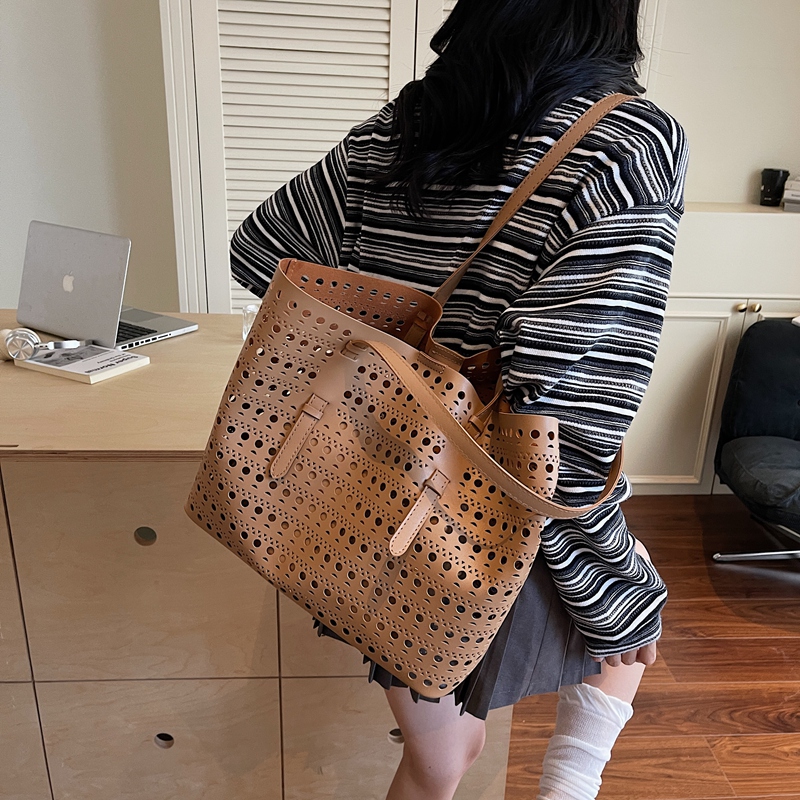Large Size Shoulder Tote Bags  - Luxury Bag Collection บทวิจารณ์และราคา